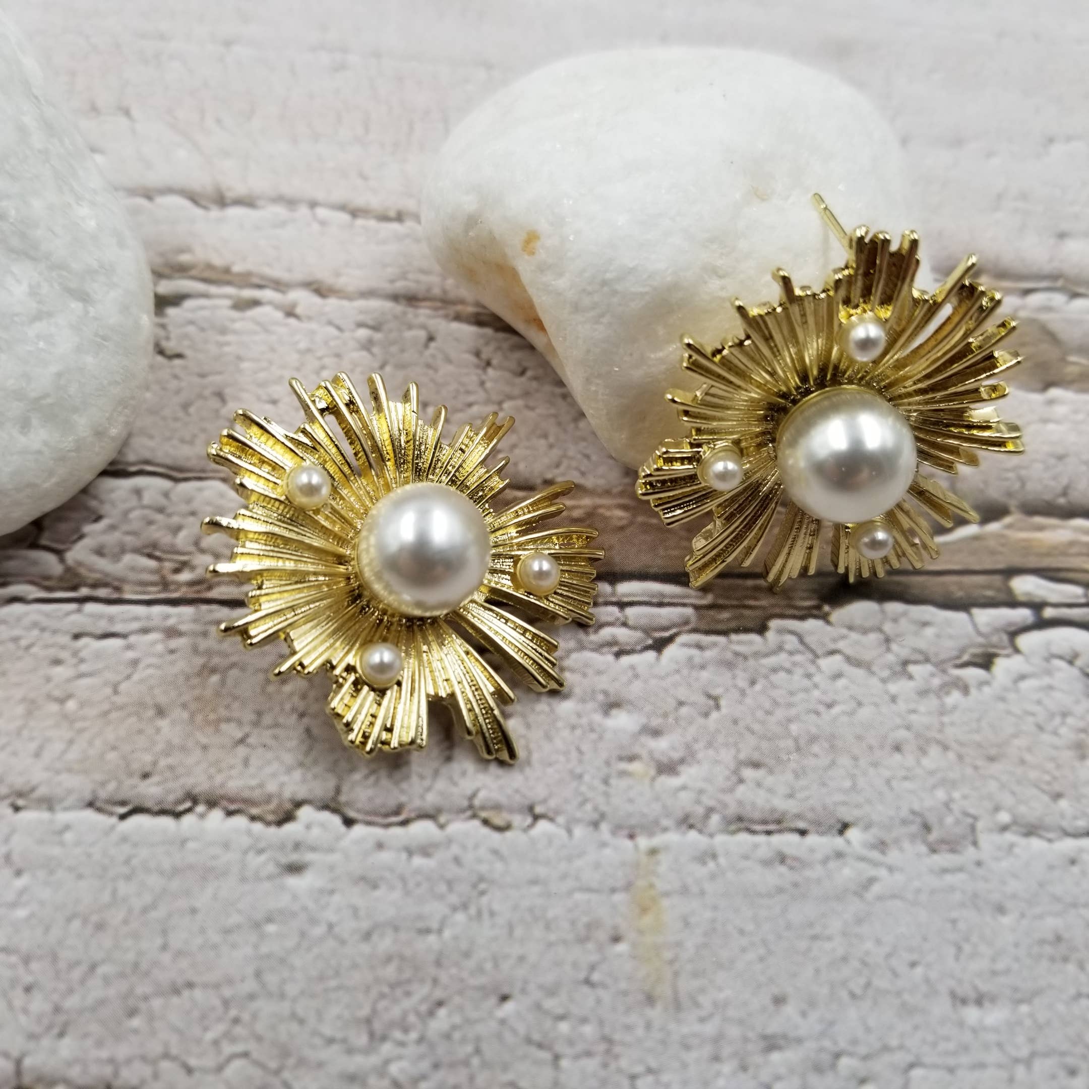 Sparkling Sun Blooms Pearl Earrings