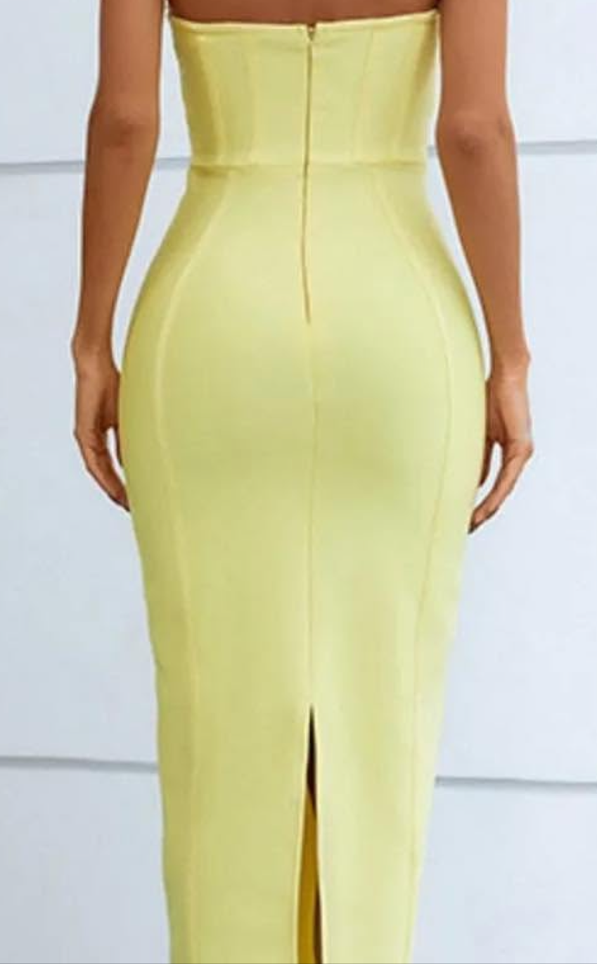 *SALE*
Seam Detail Strapless Sweetheart Neck Dress