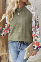 Load image into Gallery viewer, Printed Round Neck Long Sleeve Top