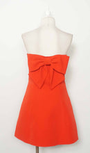 Load image into Gallery viewer, CD05295-Strapless Tailored Fit and Flare Bow Detail Dress: White / L