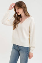 Load image into Gallery viewer, SPLIT NECK DROP SHOULDER KNIT PULLOVER SWEATER: CINNAMON