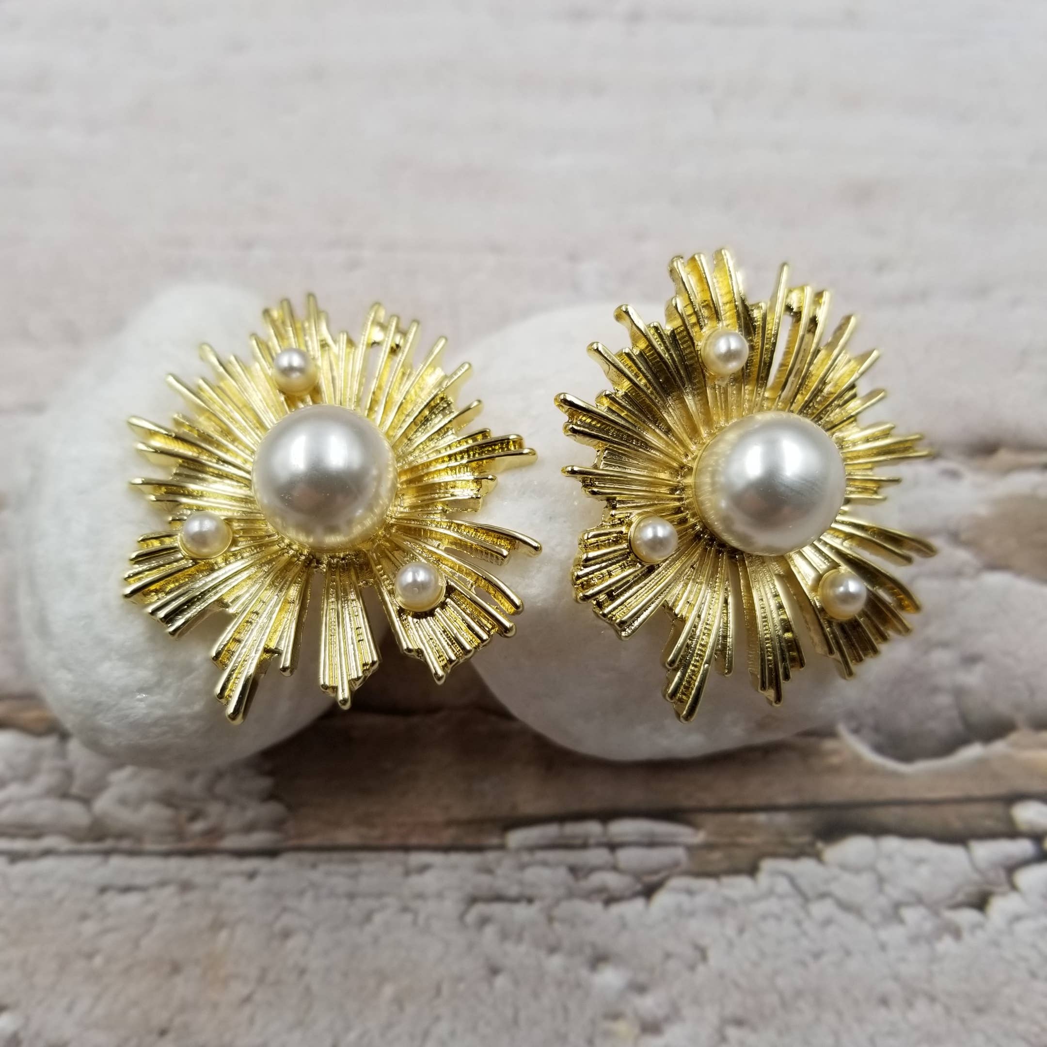 Sparkling Sun Blooms Pearl Earrings