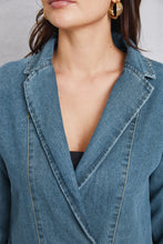 Load image into Gallery viewer, Pocketed Button Up Denim Jacket