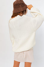 Load image into Gallery viewer, Ribbed Knitted Sweater