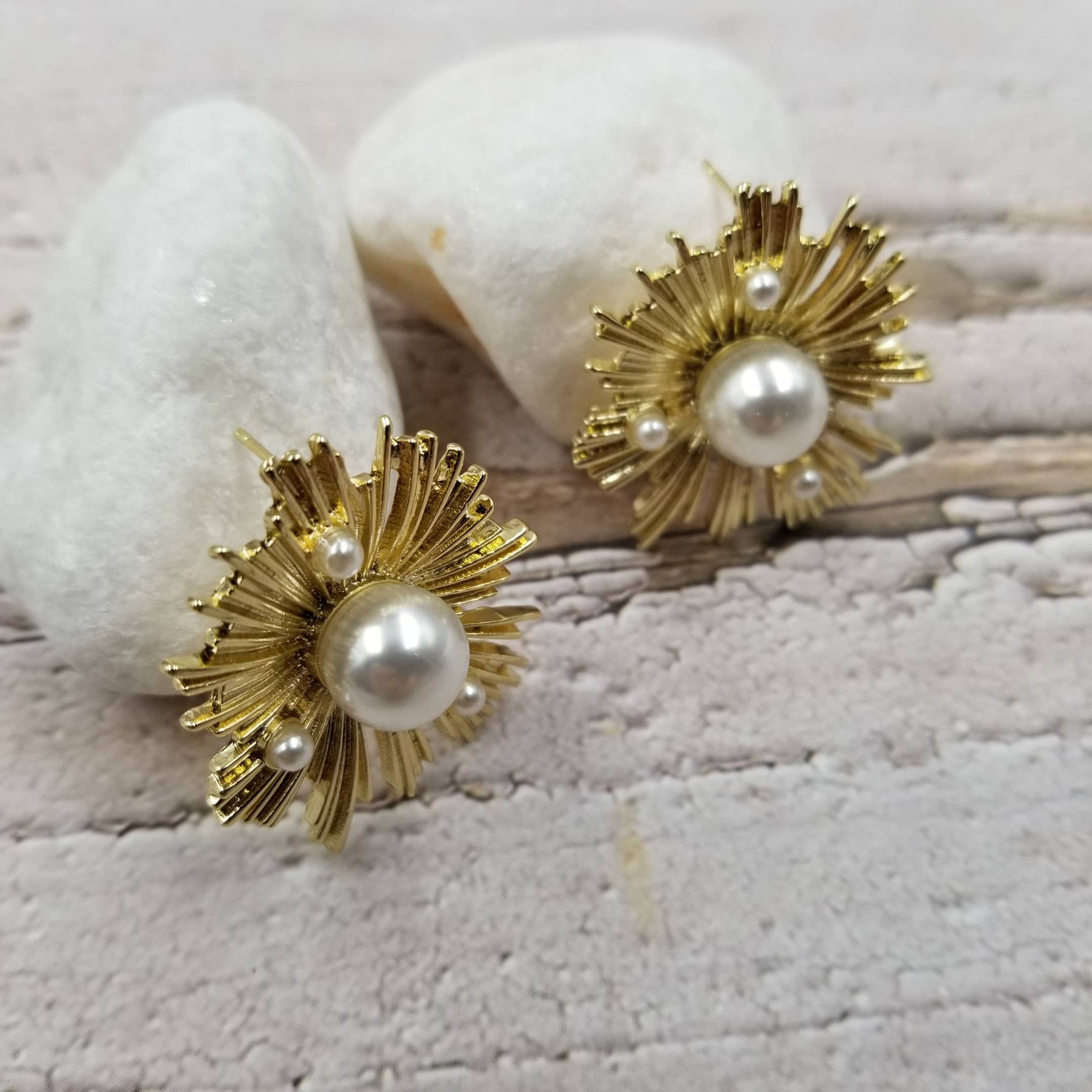 Sparkling Sun Blooms Pearl Earrings
