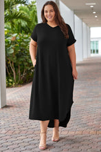 Load image into Gallery viewer, Plus Size V-Neck Short Sleeve Maxi Dress