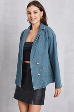 Load image into Gallery viewer, Pocketed Button Up Denim Jacket