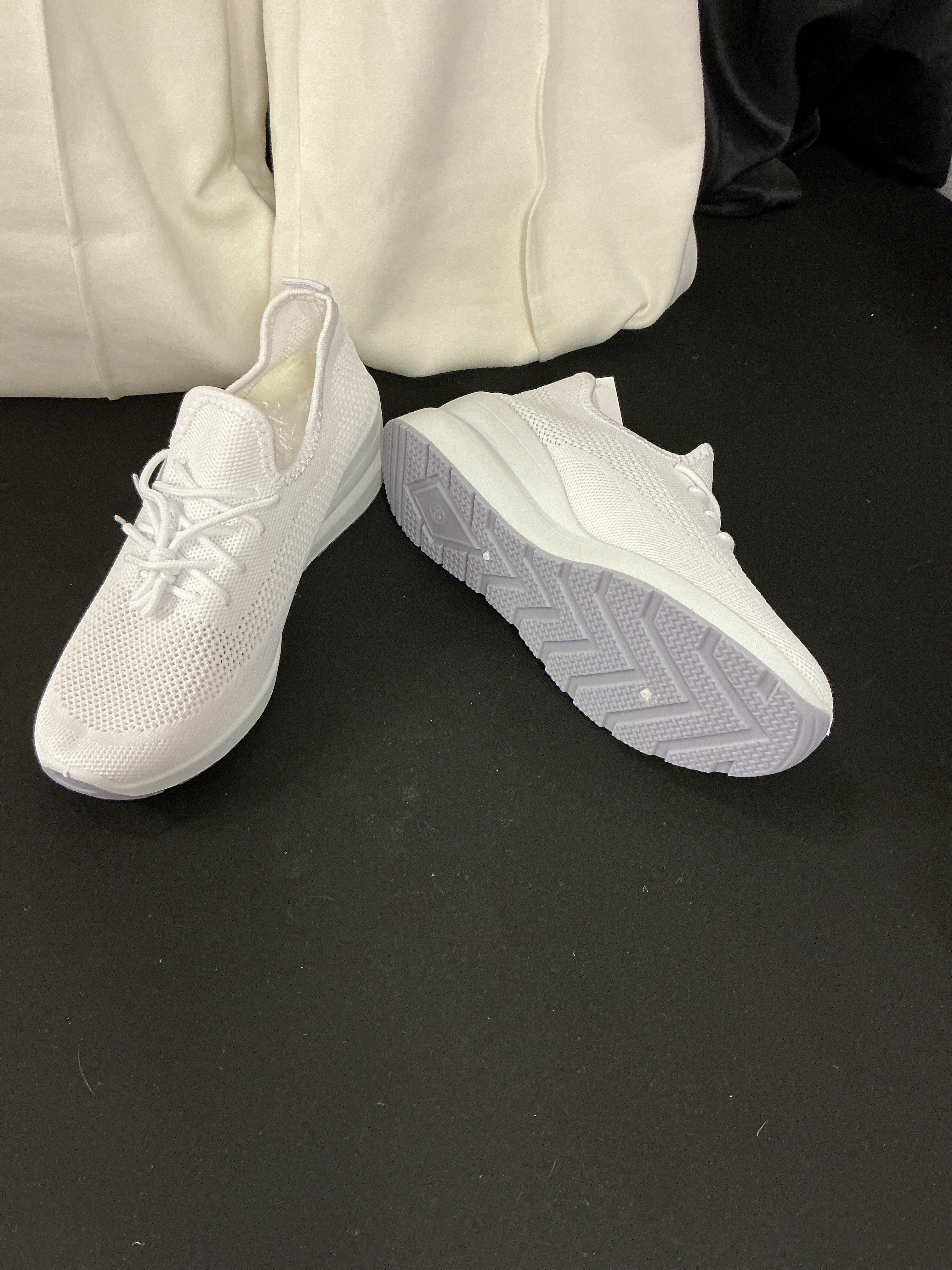 Mesh Breathable Athletic Shoes