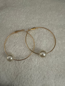 Gold hoop with Pearl