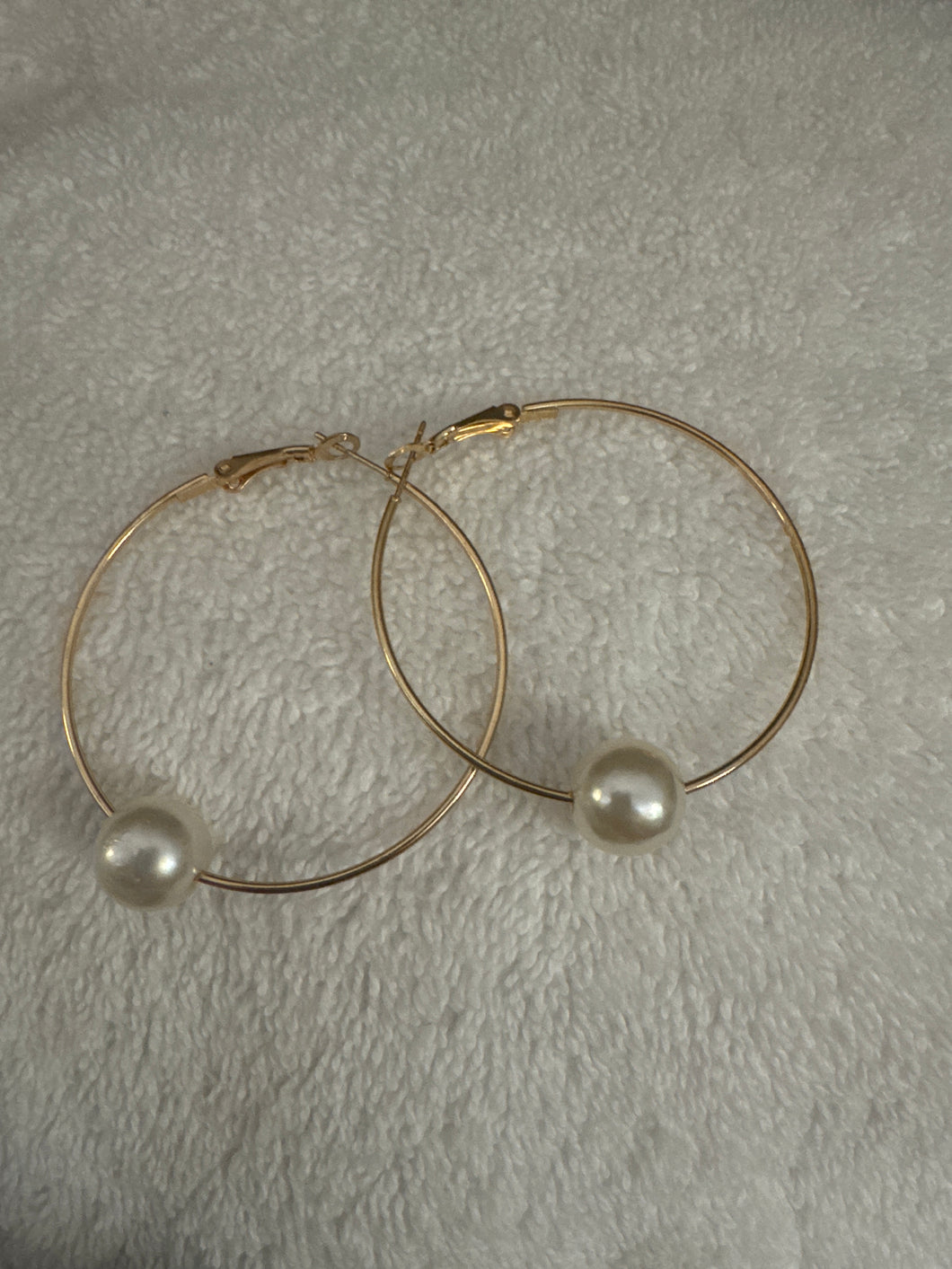 Gold hoop with Pearl