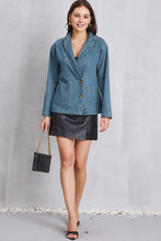 Load image into Gallery viewer, Pocketed Button Up Denim Jacket