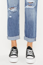 Load image into Gallery viewer, Kancan Mid Rise Distressed Straight Jeans