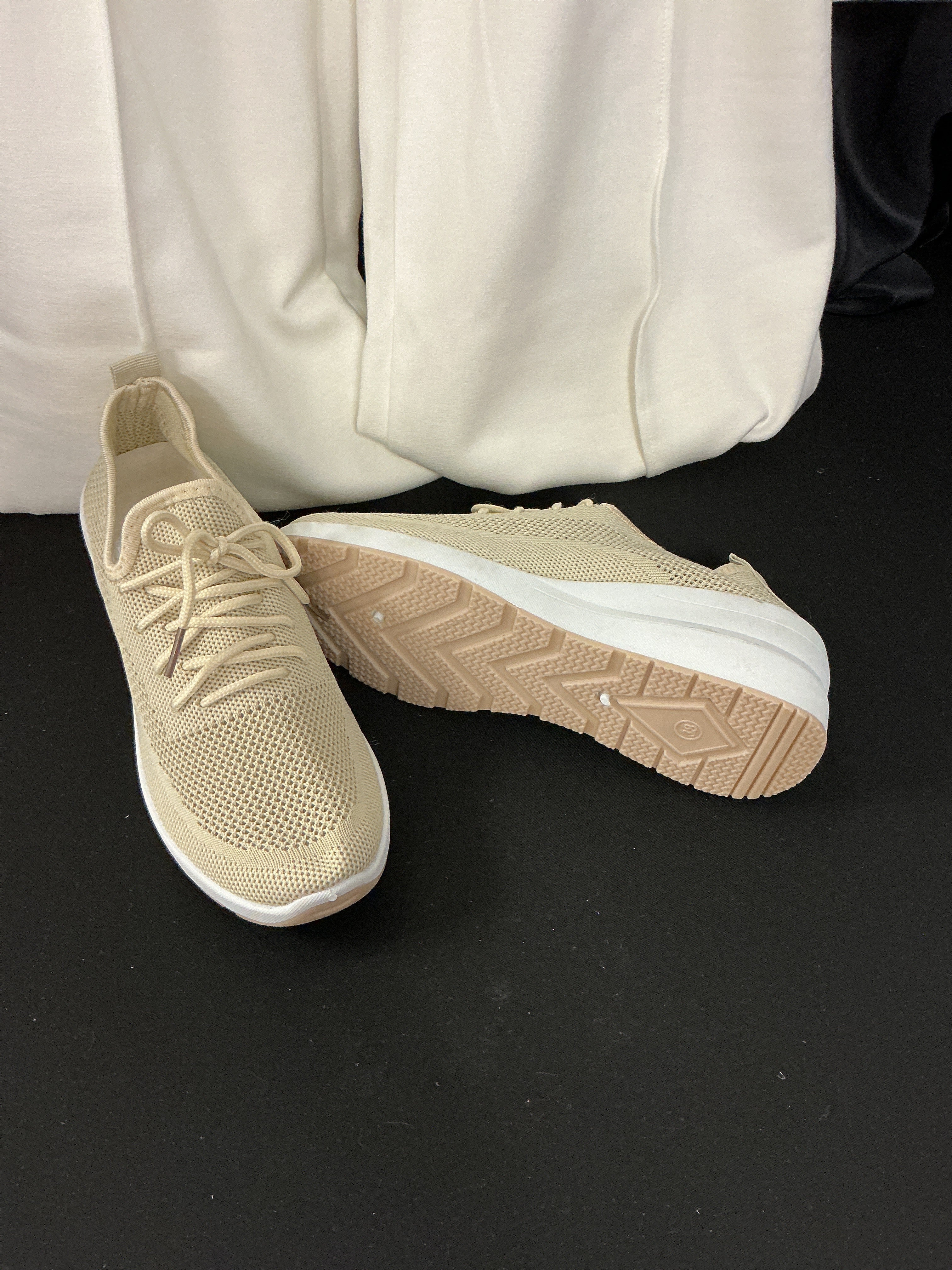 Mesh Breathable Athletic Shoes