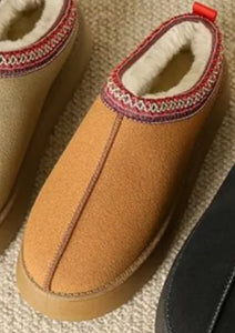 Faux Fur center seam slipper