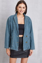 Load image into Gallery viewer, Pocketed Button Up Denim Jacket