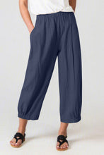 Load image into Gallery viewer, Full Size Elastic Waist Cropped Pants