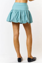 Load image into Gallery viewer, BK22766 STRETCH FLARE BUBBLE MINI SKIRT: OFF WHITE / S