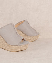 Load image into Gallery viewer, OASIS SOCIETY Bliss   Distressed Linen Wedge